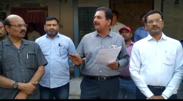 फेडरेशन के बैनर तले 4 सूत्रीय मांगो को लेकर मुख्यमंत्री के नाम तहसीलदार को सौपा ज्ञापन 2 IMG 20230303 WA0049