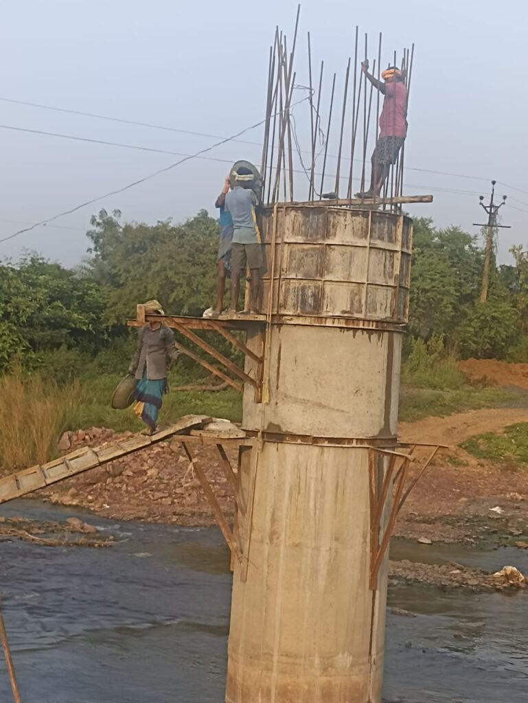 किंकारी नाला में बन रहा पुलिया का हो रहा घटिया निर्माण 1 IMG 20230304 WA0006