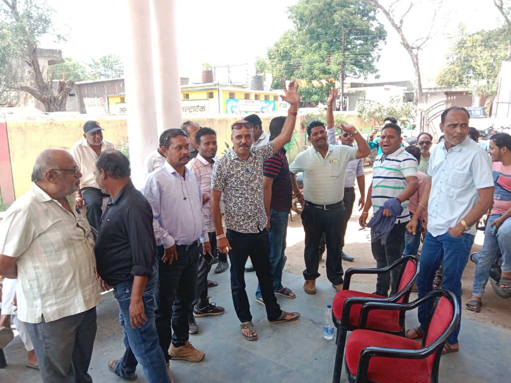 कांग्रेस के दो और भाजपा पार्षदों लाया गया अविश्वास प्रस्ताव हुआ पारित 2 IMG 20230328 131826