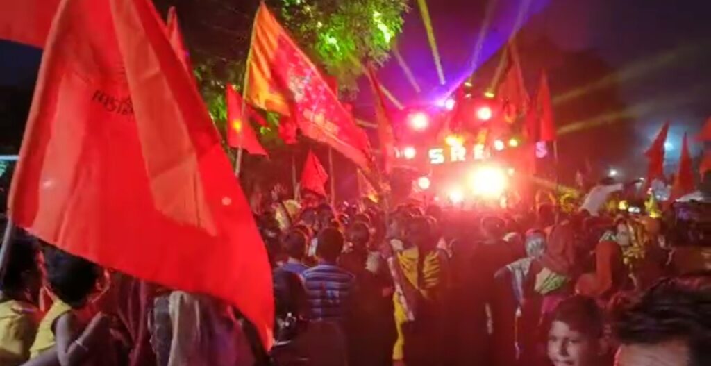 रामनवमी पर्व पर घरघोड़ा मे निकाली गई आकर्षक भव्य शोभायात्रा, मौसम ने शोभायात्रा के मिजाज में डाला रंग में भंग 4 Screenshot 2023 03 31 05 48 40 02 6012fa4d4ddec268fc5c7112cbb265e7