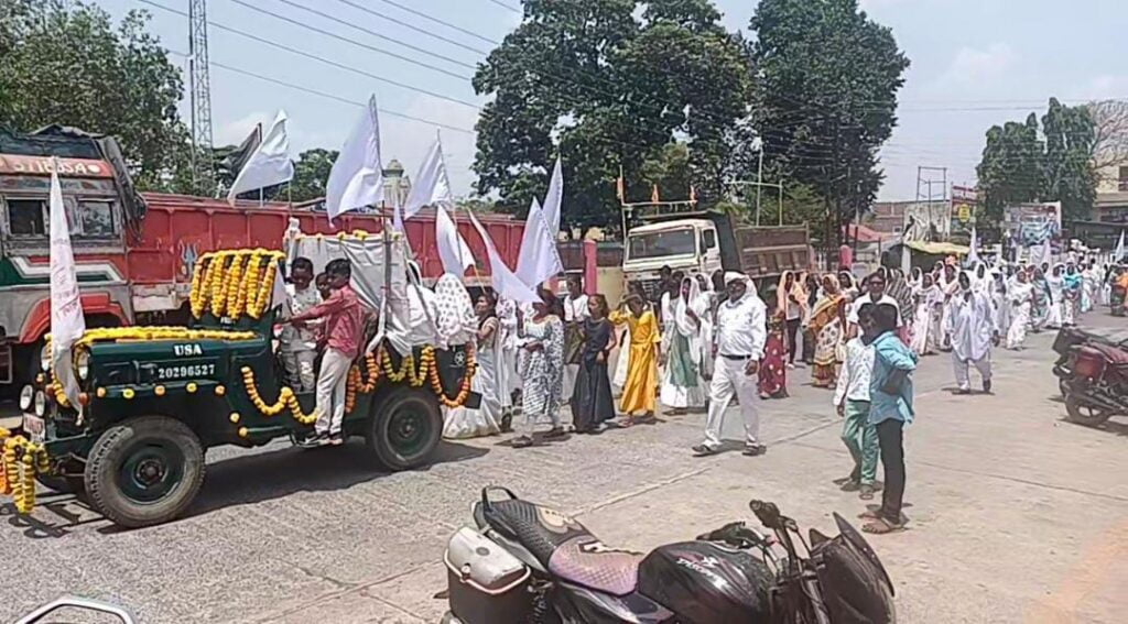 मानिकपुरी समाज ने कबीर जयंती पर निकाली भव्य शोभायात्रा 1 IMG 20230606 WA0072