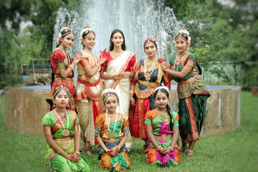 ओडिशा में आयोजित इंटरनेशनल मेगा डांस एंड म्यूजिक फेस्टिवल में मरवाही जिले के कलाकारों ने किया प्रतिनिधित्व 1 IMG 20230623 WA0073