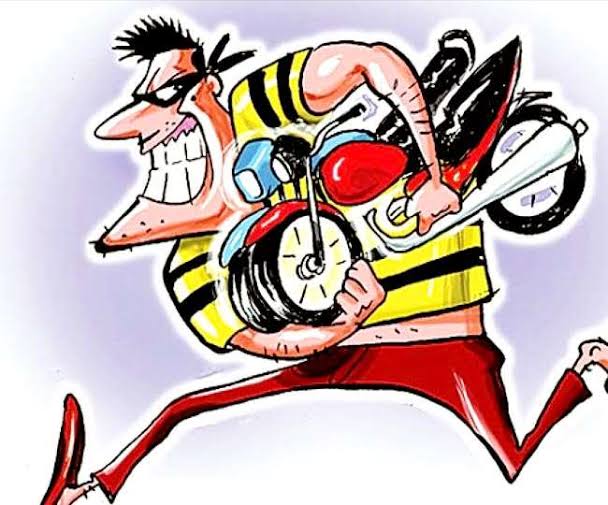 चोरी की स्कूटी के साथ आरोपी गिरफ्तार , आरोपी को रिमांड पर भेजा 1 images 1 1