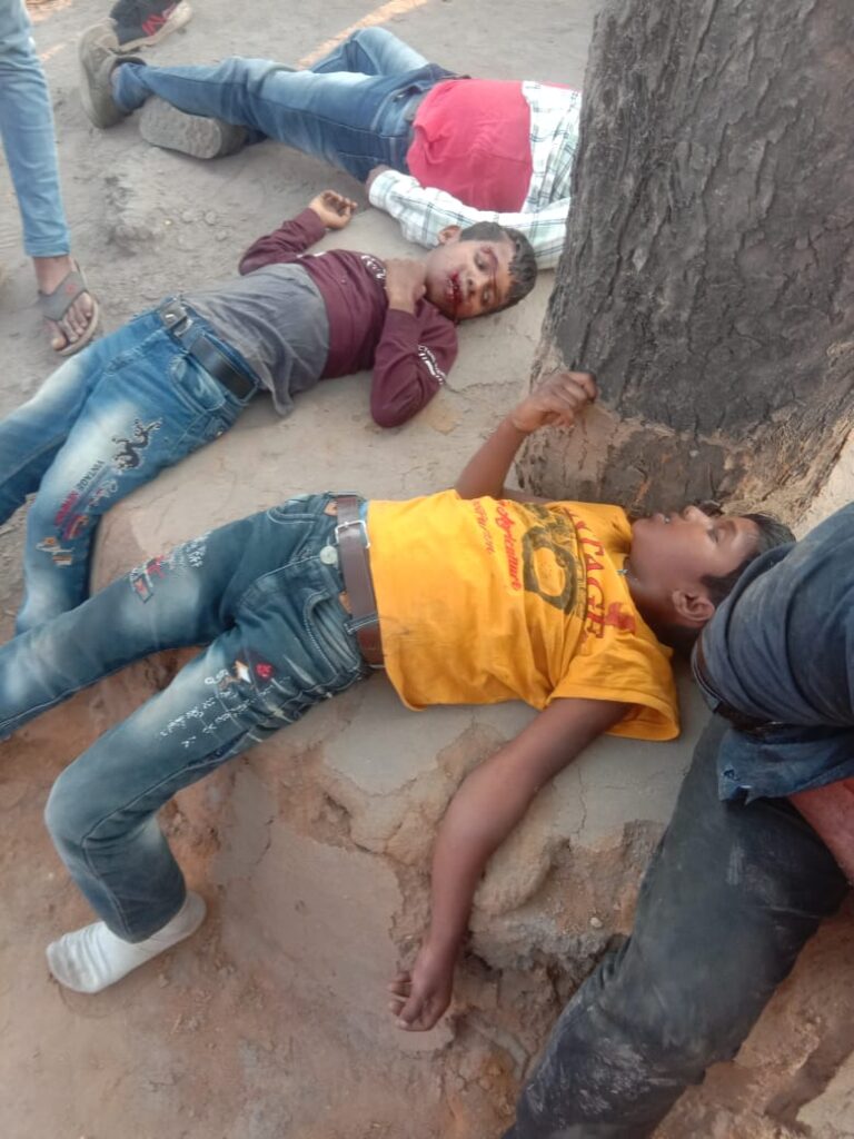 तेज रफ्तार ट्रक ने ऑटो को मारी ठोकर , चालक की मौत .... आधा दर्जन सवारी घायल 3 IMG 20240415 WA0035