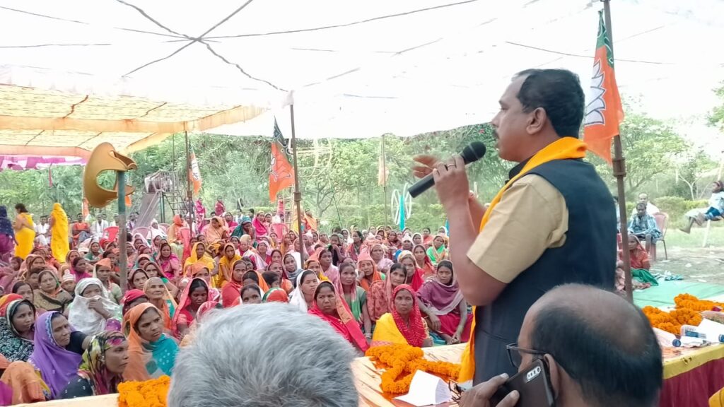 कांग्रेस के पाँच साल में किये भ्रष्टाचार पर जमकर गरजे - सालिक साय , कहा 1 IMG 20240504 WA0032