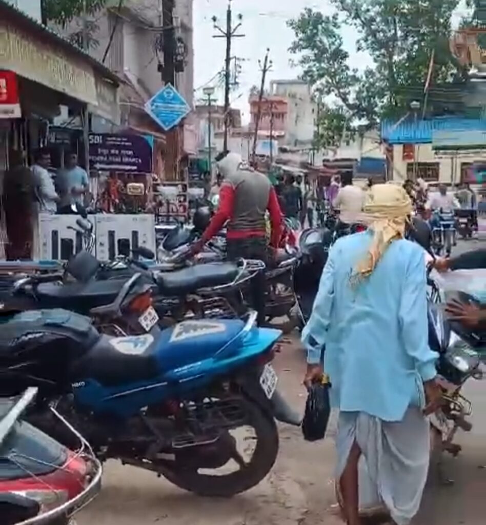 बैंक के सामने युवती की निर्मम हत्या के मामले में पुलिस ने नाकेबंदी कर चंद घंटों में हत्यारे को किया गिरफ्तार 5 Screenshot 2024 06 27 16 02 11 10 6012fa4d4ddec268fc5c7112cbb265e7