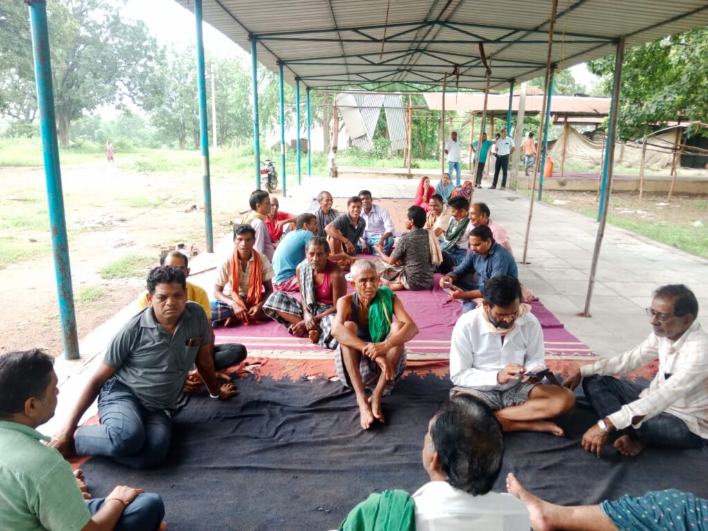 जानलेवा सड़क मरम्मत के लिए किस “फरिश्ते का इंतजार” 2 IMG 20240816 WA0042