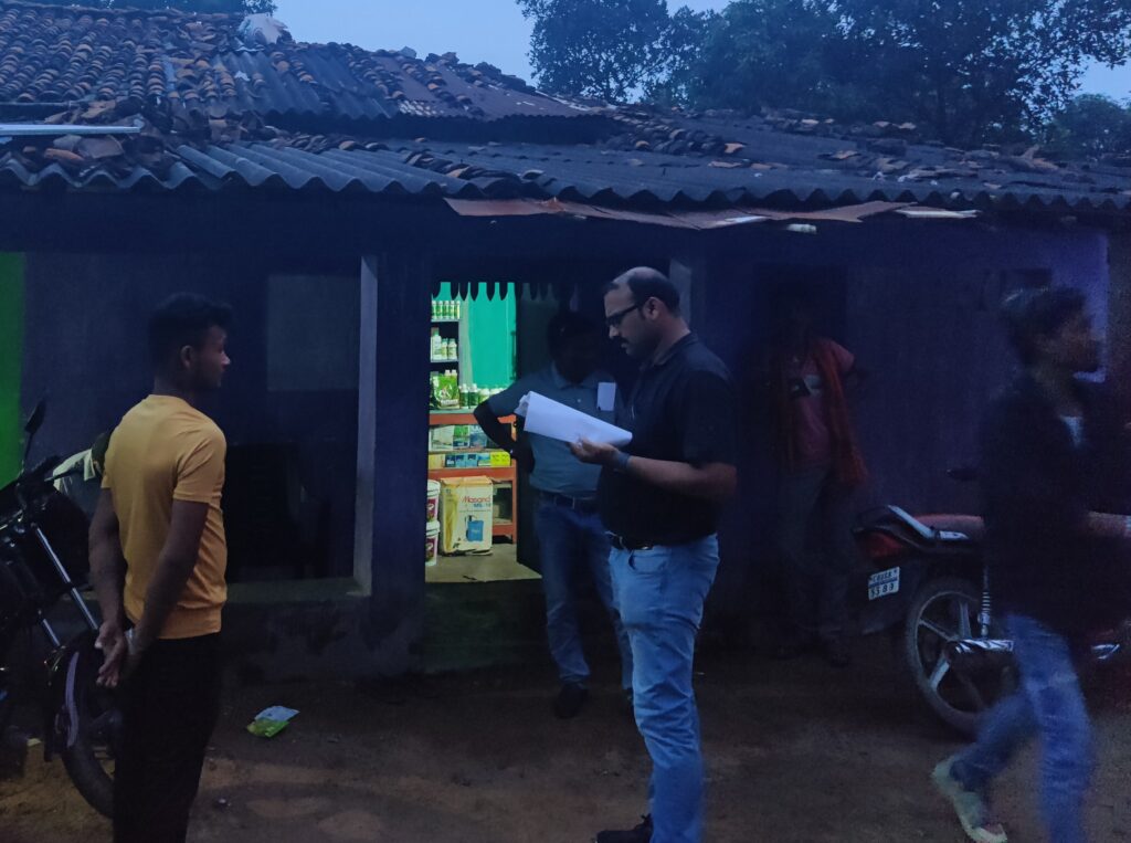 खाद दुकान में कृषि विभाग का छापा , अवैध खाद कि बड़ी खेप पकड़ाया 2 IMG 20240813 1836292