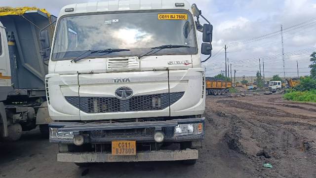 छाल खुली खदान में खुलेआम कोयले कि चोरी , कोयला से भरी 2 गाडी पकड़ाई 2 WhatsApp Image 2024 09 01 at 1.56.31 PM