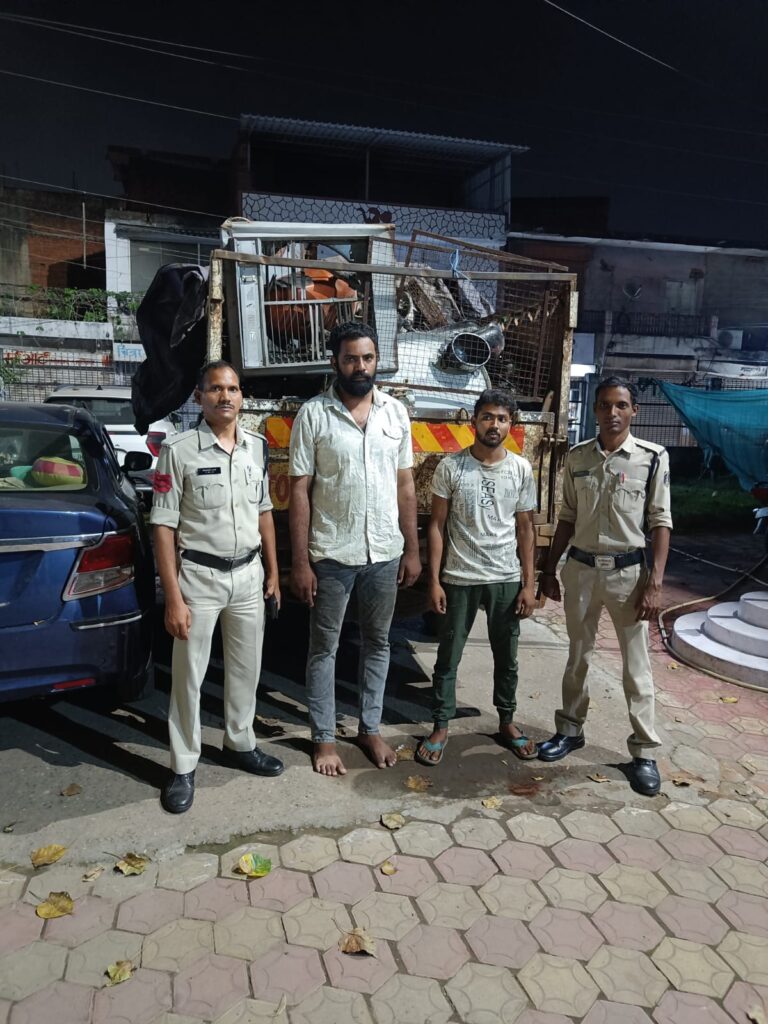 अवैध कबाड़ पर ताबड़तोड़ कार्यवाही , 3 गोदाम से स्क्रैप और आयरन पैलेट लोड 11 वाहन जब्त 1 IMG 20241008 WA0046