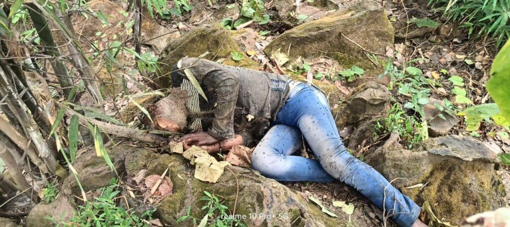 जंगल में मिली युवक की लाश, पुलिस जांच में जुटी 2 IMG 20241021 WA0027