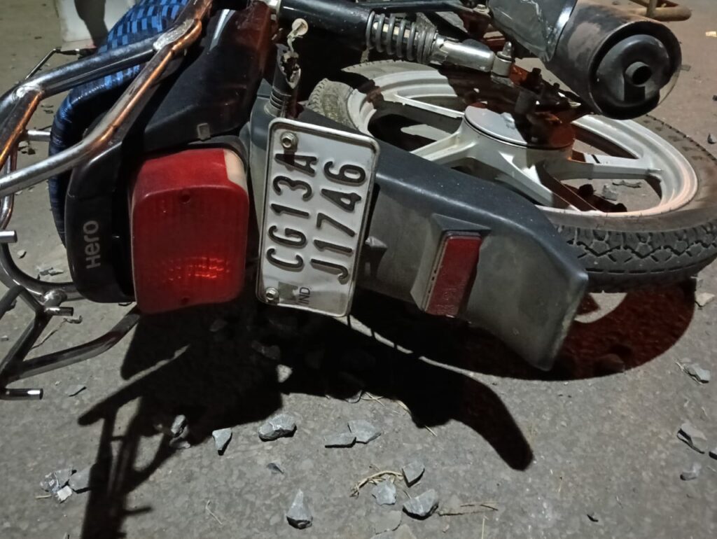 तेज रफ्तार कि बुलेरो गाड़ी ने एनटीपीसी कर्मी को कुचला , मौके पर हुई मौत 4 IMG 20241223 WA0042