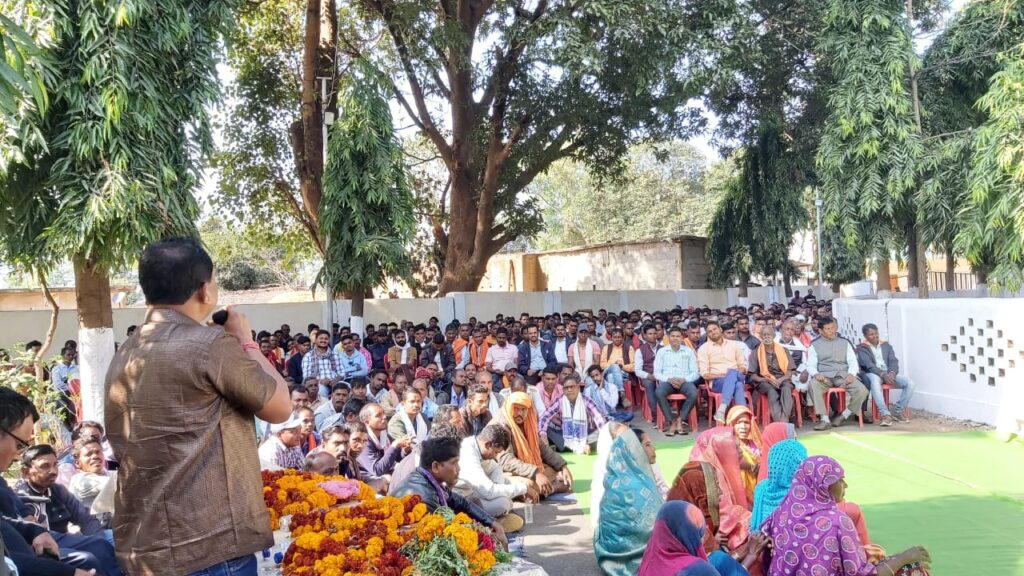 जिप सदस्य सालिक साय के सम्मान समारोह में उमड़ा जन सैलाब 3 IMG 20241229 WA0051