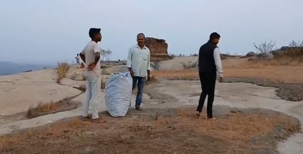 केशलापाठ पहाड़ मेला महोत्सव की तैयारी जोर शोर से हुई शुरू 2 Screenshot 2024 12 28 18 22 20 35 6012fa4d4ddec268fc5c7112cbb265e7