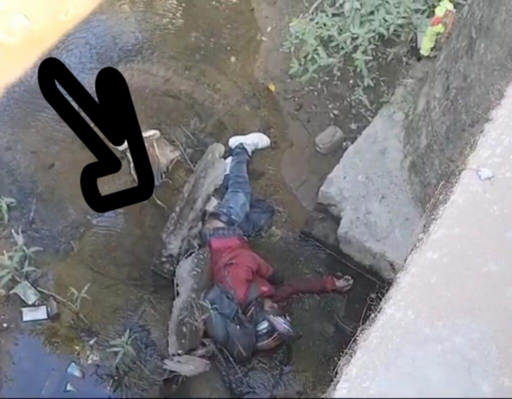 पुलिया के निचे मिला युवक का लाश , क्षेत्र में मचा हड़कंप .. पुलिस जाँच में जुटी 1 Picsart 25 01 02 20 11 39 662