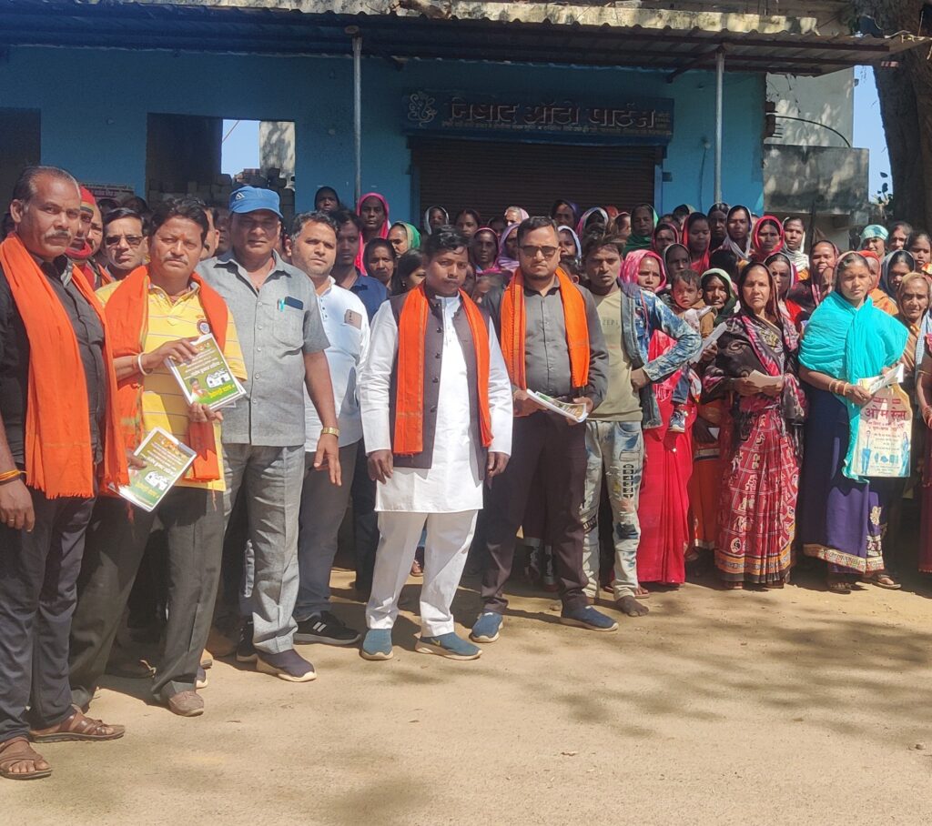 बीडीसी प्रत्याशी संतोष राठिया के जनसम्पर्क को मिल रहा व्यापक जनसमर्थन 2 IMG 20250214 111824 1