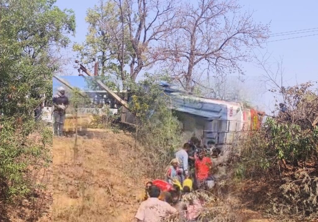 डीजल से भरा टैंकर पलटा, तेल लूटने लोगों कि उमड़ी भीड़ 1 Picsart 25 03 26 15 10 02 605