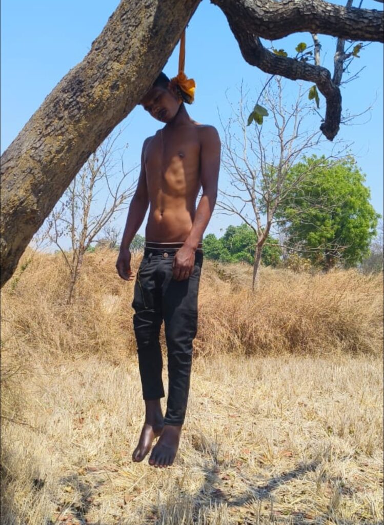 नव विवाहित युवक ने पेड में फाँसी लगाकर कि आत्महत्या 1 Screenshot 2025 03 26 18 09 03 71 6012fa4d4ddec268fc5c7112cbb265e7