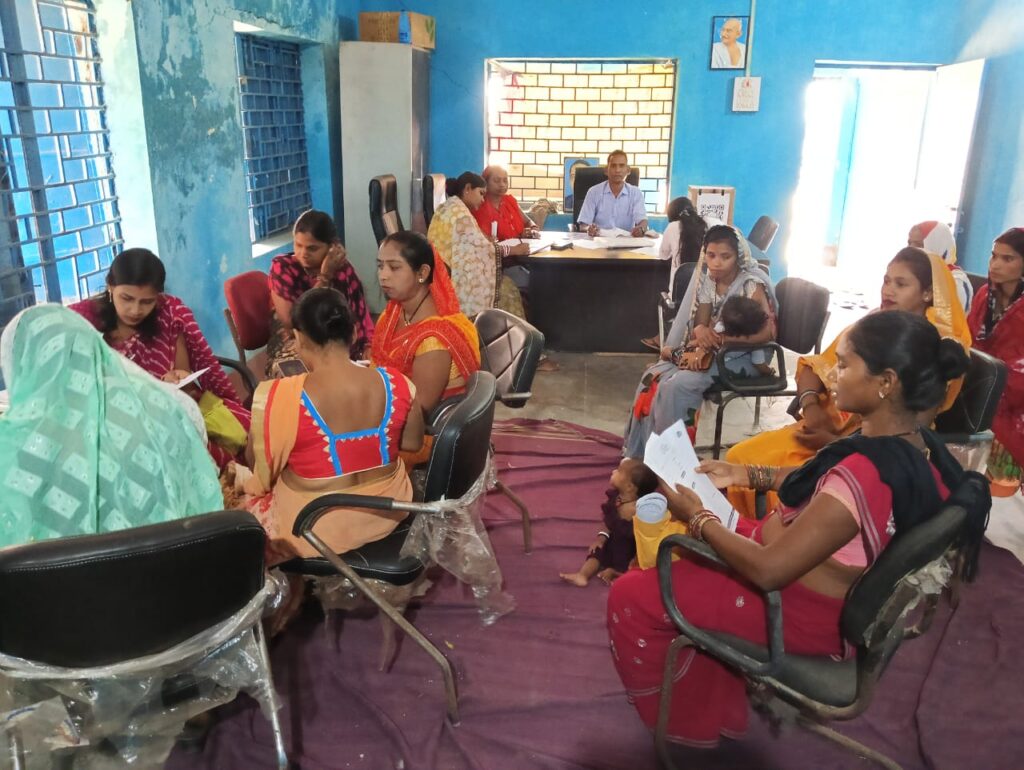 सुशासन त्यौहार में आये 10 हजार से अधिक आवेदन 3 IMG 20250416 WA0043