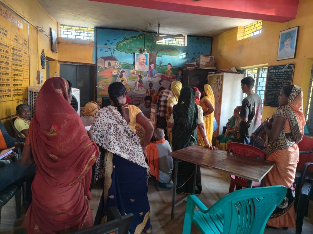 सुशासन त्यौहार में आये 10 हजार से अधिक आवेदन 2 IMG 20250416 WA0046