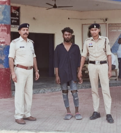 नई नवेली दुल्हन पर चाकू से जानलेवा हमला , आरोपी गिरफ्तार 2 IMG 20250503 151207