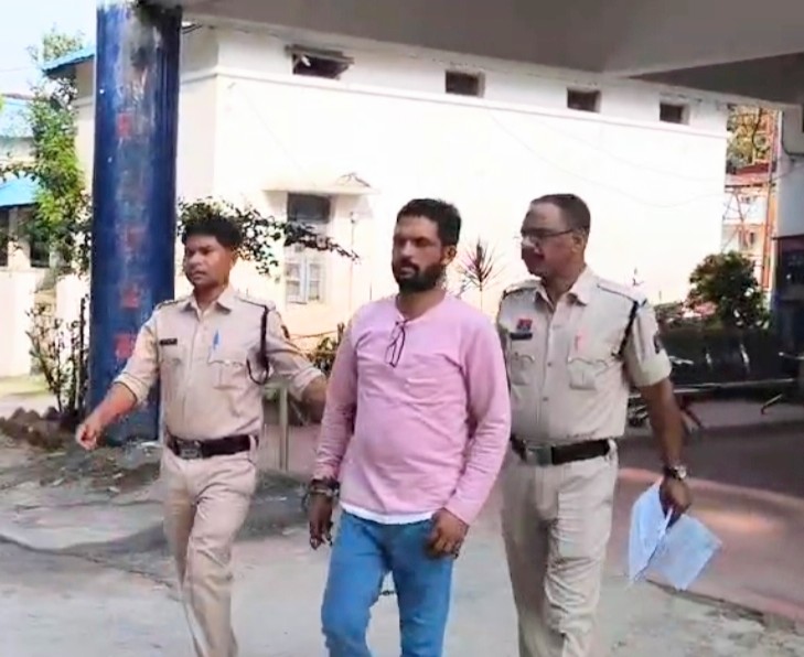 धर्म को लेकर सोशल मीडिया पर भड़काऊ पोस्ट करना पड़ा महंगा , पुलिस ने लिया संज्ञान .... वीडियो जारी कर मांगी माफी 1 IMG 20250509 1209382