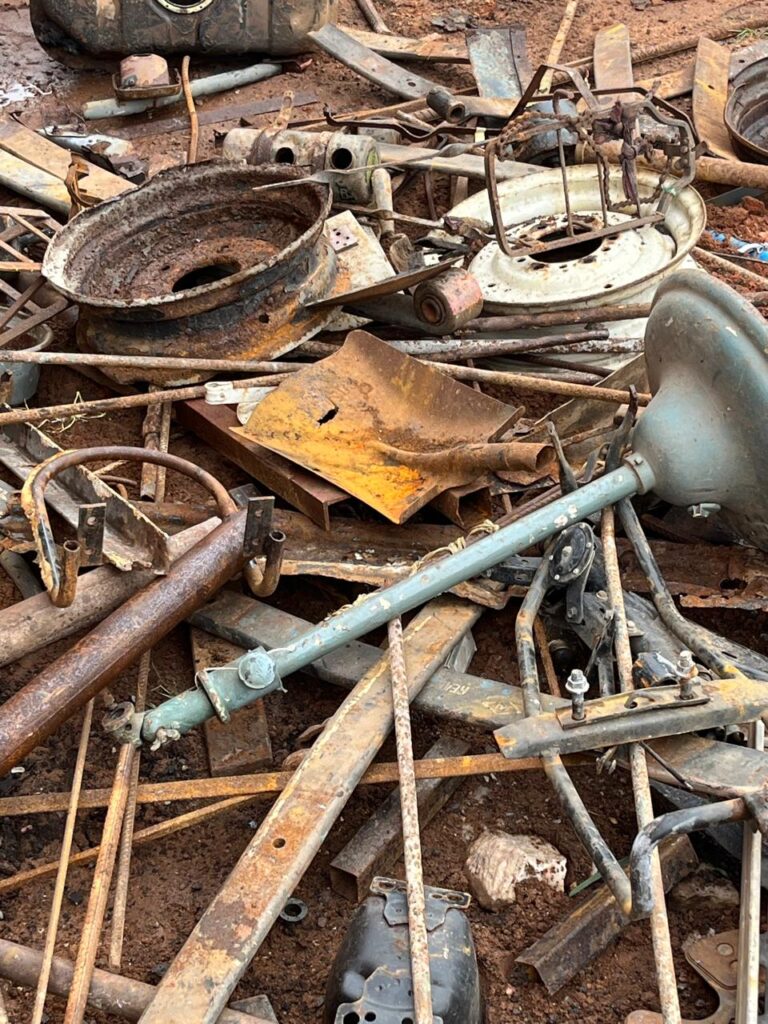 2 ट्रक और 2 माजदा से 49 टन 14 लाख रूपये का अवैध कबाड़ जप्त 2 35071