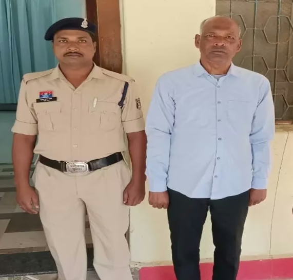 प्रधान पाठक गिरफ्तार : स्कूल की नाबालिग छात्रा से किया छेड़छाड़ .. पॉक्सो एक्ट व.... 2 594893