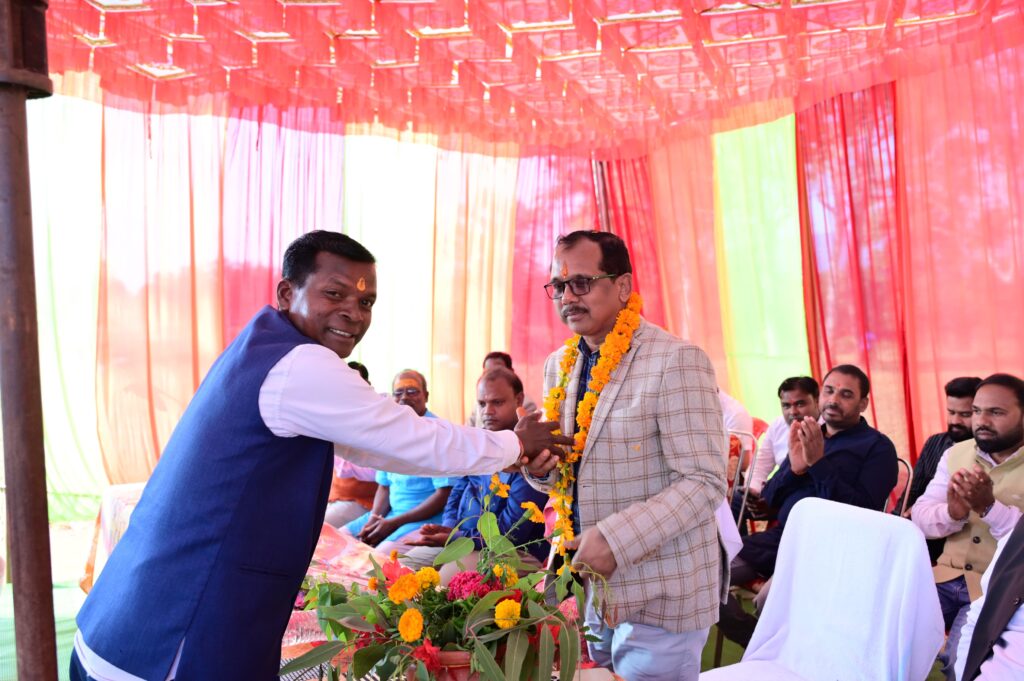 44 लाख की लागत से सामुदायिक भवन निर्माण का शिलान्यास 2 1018781