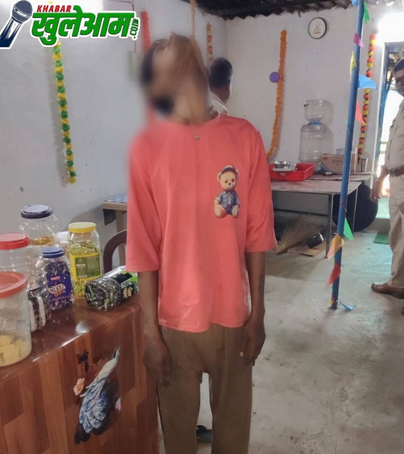 बंद कमरे में झूलती मिली युवक की लाश , मचा हड़कंप ... पुलिस मौके पर.. 2 902931