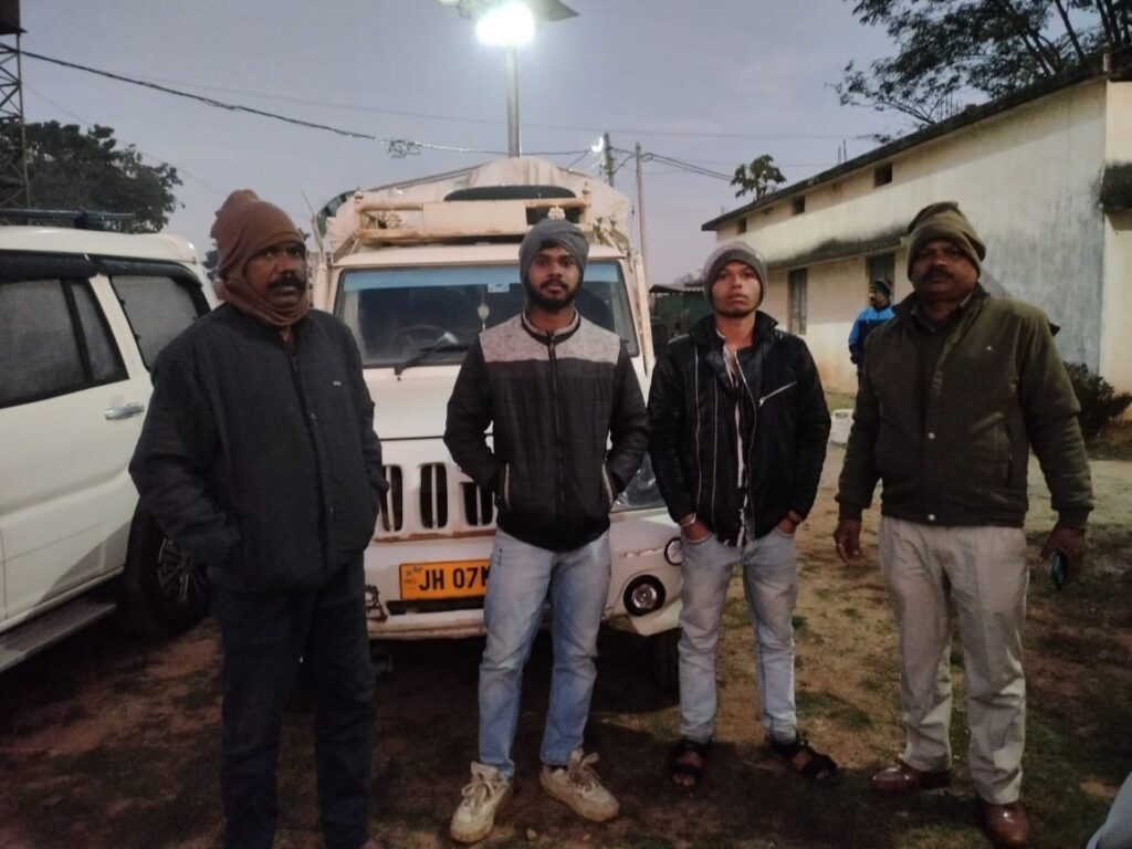 30 क्विंटल अवैध धान के साथ पिकअप जब्त 1 1283535