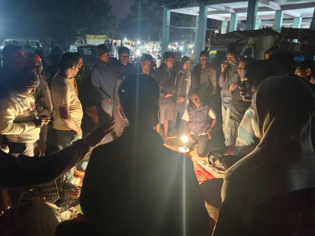 तमनार में तनाव की आग , वही पूंजीपथरा क्षेत्र के बिलासखार में सजा है खुडखुड़िया जुआ का फड़ 2 1531659