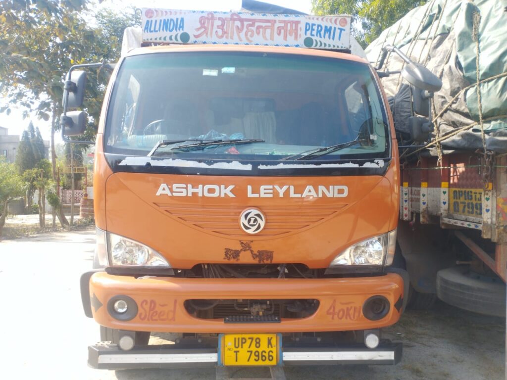 271 बोरी अवैध कच्चा तंबाकू के साथ 2 ट्रक जब्त 3 IMG 20251205 WA0036