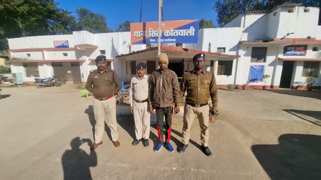 सरिया दिलाने के नाम पर ठगी करने वाला ठग गिरफ्तार 2 IMG 20251211 WA0032