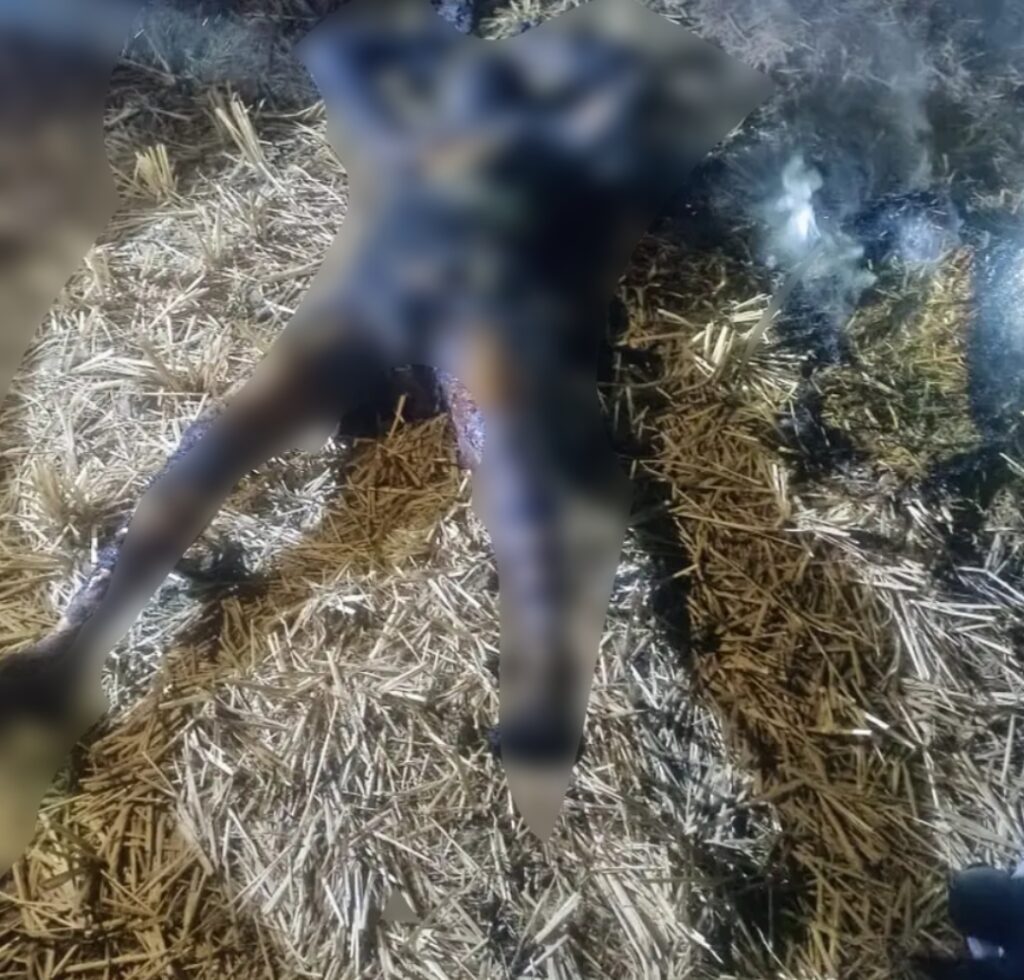 तालाब के पास .. पैरावट में मिला अधजला लाश .. आत्महत्या या हत्या .. जांच में जुटी पुलिस 1 1676034