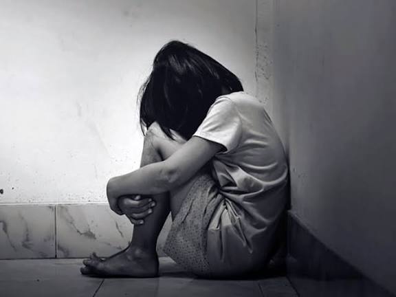 नाटक देखकर वापस .. लिफ्ट देने के बहाने नाबालिग के साथ दुष्कर्म.. दो आरोपी फरार 1 2160895