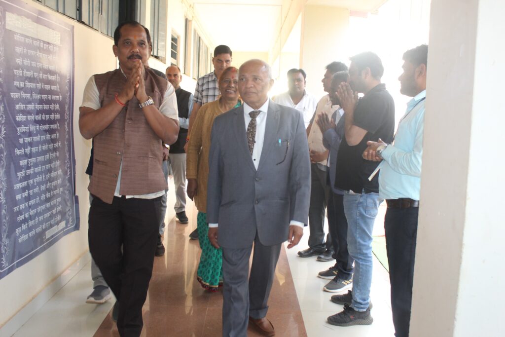 जिपं अध्यक्ष सालिक साय की मुख्य अतिथि में गूंजा जल संरक्षण का संदेश .. "जल पुरुष" डॉ राजेंद्र सिंह ने कहा .. 2 2276260