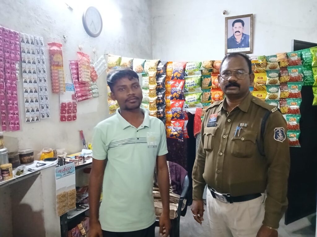 पान ठेलों पर वालों पर दबिश .. नशा बेचने वाले 35 संचालकों पर कार्रवाई 3 2280028