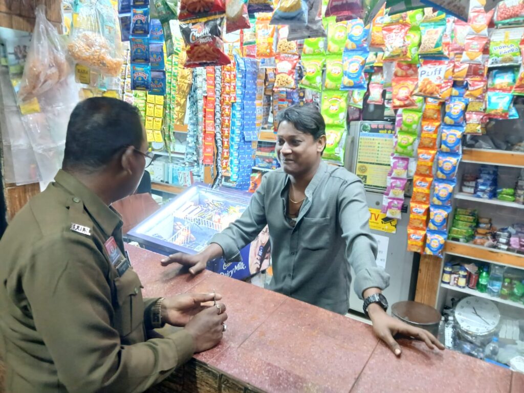 पान ठेलों पर वालों पर दबिश .. नशा बेचने वाले 35 संचालकों पर कार्रवाई 1 2280115