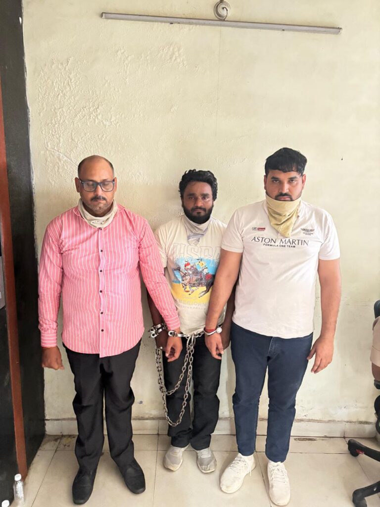 फर्जी कॉल सेंटर का भंडाफोड़ .. करोड़ों की ठगी .. 3 आरोपी गिरफ्तार 1 2503458