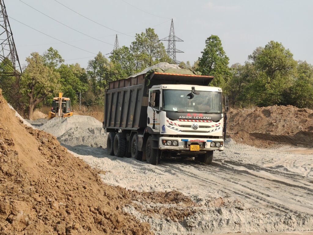 घरघोड़ा में राखड़ का राज : मंत्री के वादे उड़नछू .. सारडा के डंपर बेखौफ 1 2533114