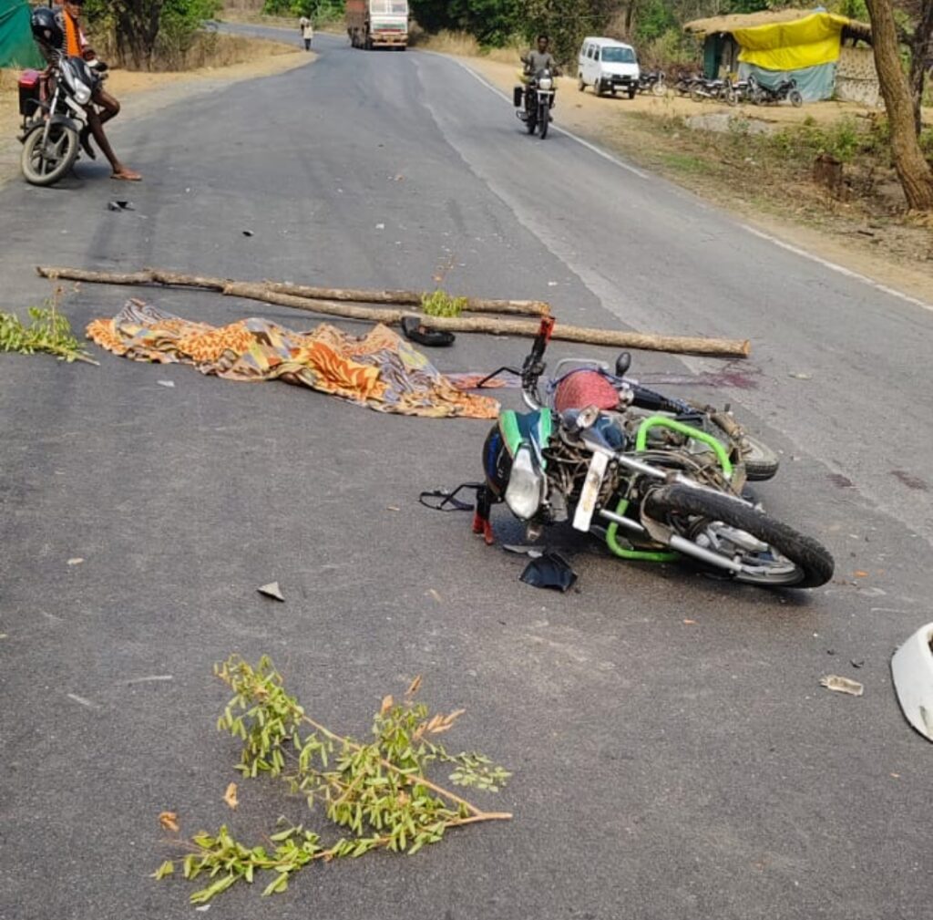 पिकअप और बाइक में भिड़ंत ... बाइक चालक के मौके पर मौत 1 2670853