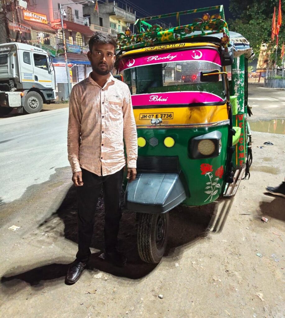 किराना दुकान का शटर तोड़कर लाखों की चोरी .. 6 आरोपी गिरफ्तार 2 3197097