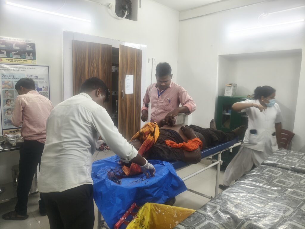 दर्दनाक सड़क हादसा - ट्रांसपोर्टर सहित दो की मौत .. 2 की हालत गंभीर 4 3222123