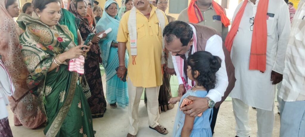बहना टांगर के जनकल्याण शिविर में उमड़ा जनसैलब .. जिला पंचायत अध्यक्ष सालिक साय ने गिनाईं सरकार की उपलब्धियां 2 3466734