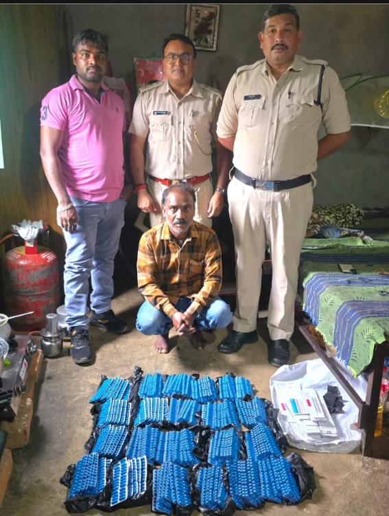 3,528 नशीले कैप्सूल के साथ दो तस्कर गिरफ्तार 1 3778748
