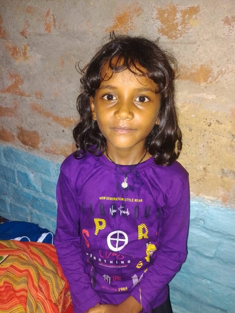 रेंगती मौत ने सोई हुई 8 वर्षीय मासूम को काटा .. हुई मौत 1 3871234