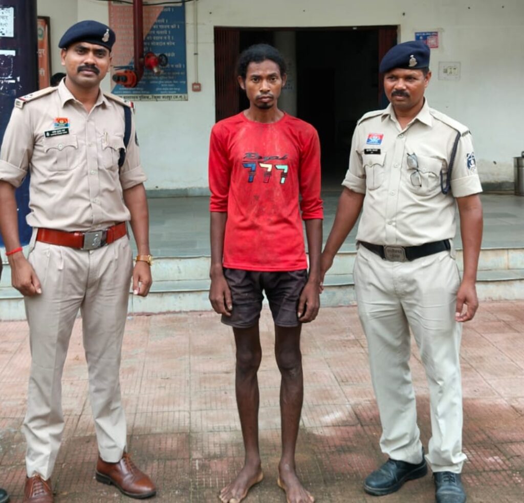 पिता कि लकड़ी की फाड़ी से मारकर कर दी हत्या .. आरोपी पुत्र गिरफ्तार 1 3871467