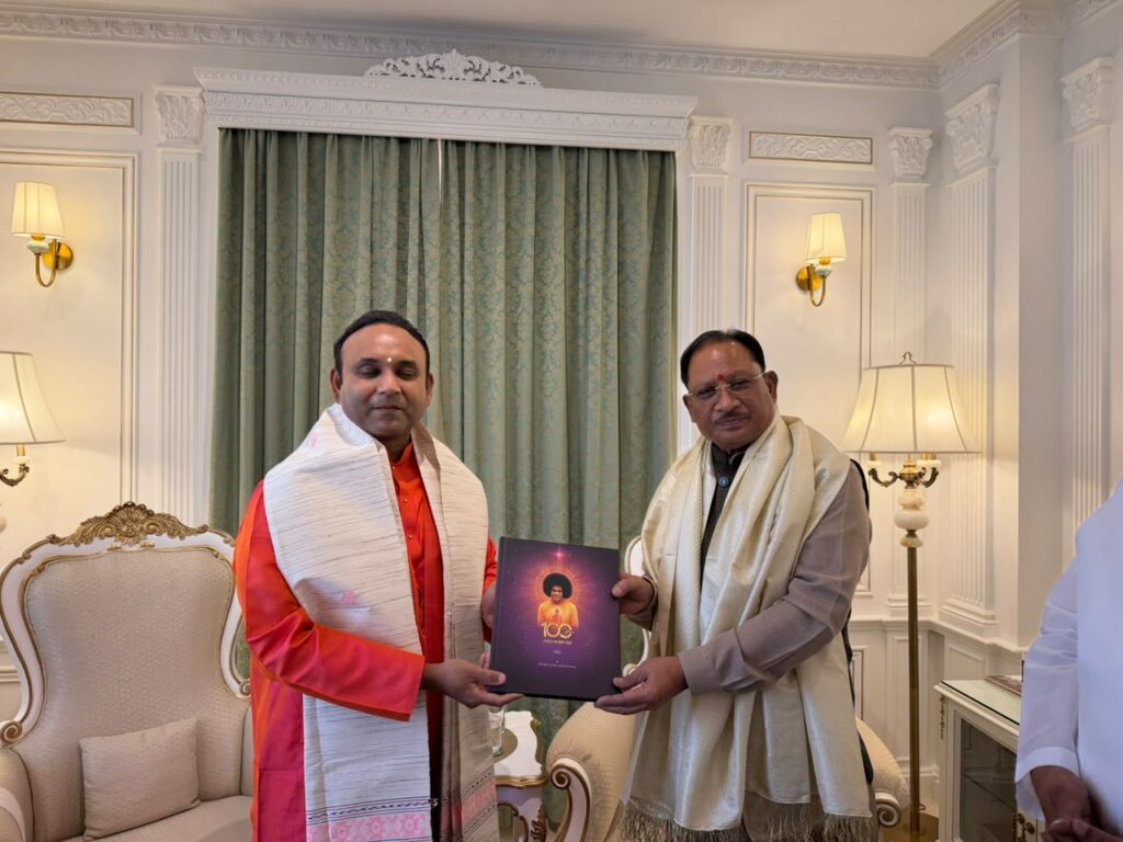 सत्य साई ग्राम पहुंचे मुख्यमंत्री विष्णुदेव साय .. शिक्षा-स्वास्थ्य और पोषण में सहयोग बढ़ाने पर जोर 1 3936925