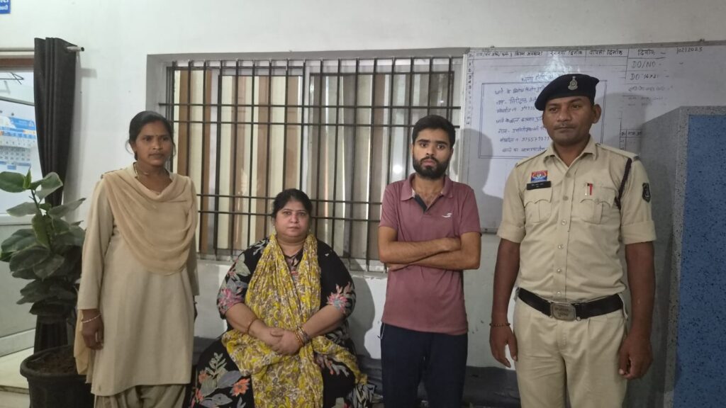 शहर में चल रहें देह व्यापार का भंडाफोड़ .. 2 महिला सहित 4 आरोपी गिरफ्तार 2 4010409